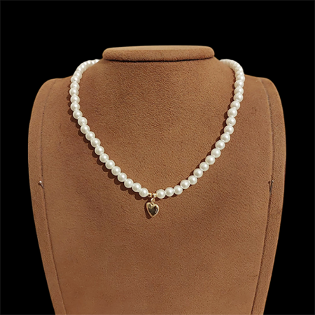 inci kolye zarif kalp detaylı