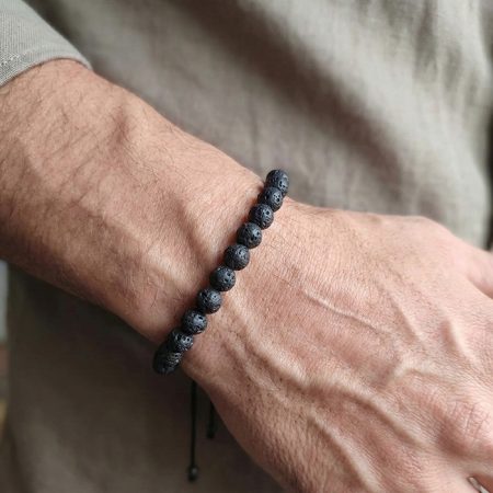 Bileğinde Şıklık, Elinde Huzur: 2'si 1 Arada Volkan Taşı Tesbih Bileklik Tasarım