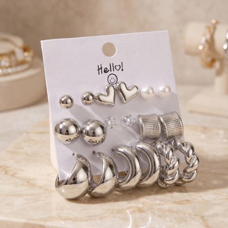Gümüş Renk Metalik Kaplamalı Karışık Model Detaylı CCB 9 Çift Küpe Seti