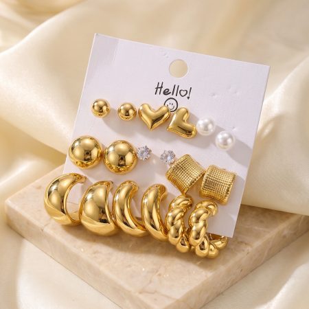 Gold Renk Metalik Kaplamalı Karışık Model Detaylı CCB 9 Çift Küpe Seti